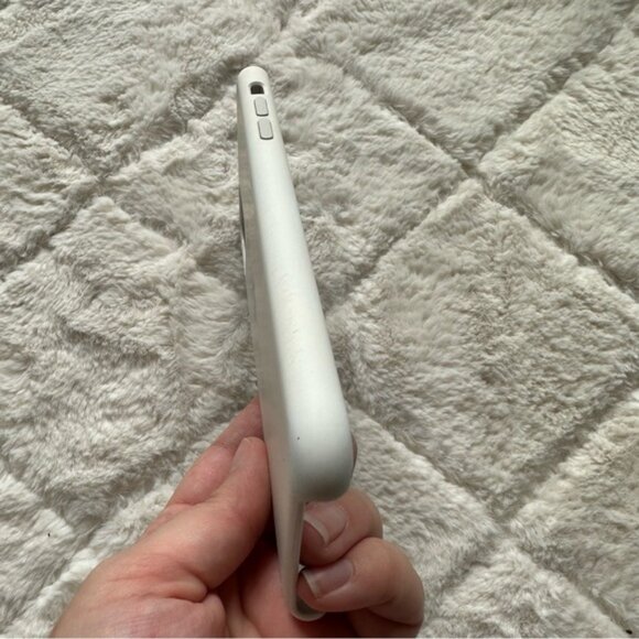 Apple | White Iphone 11 Pro Max Phone Case - Picture 6 of 12